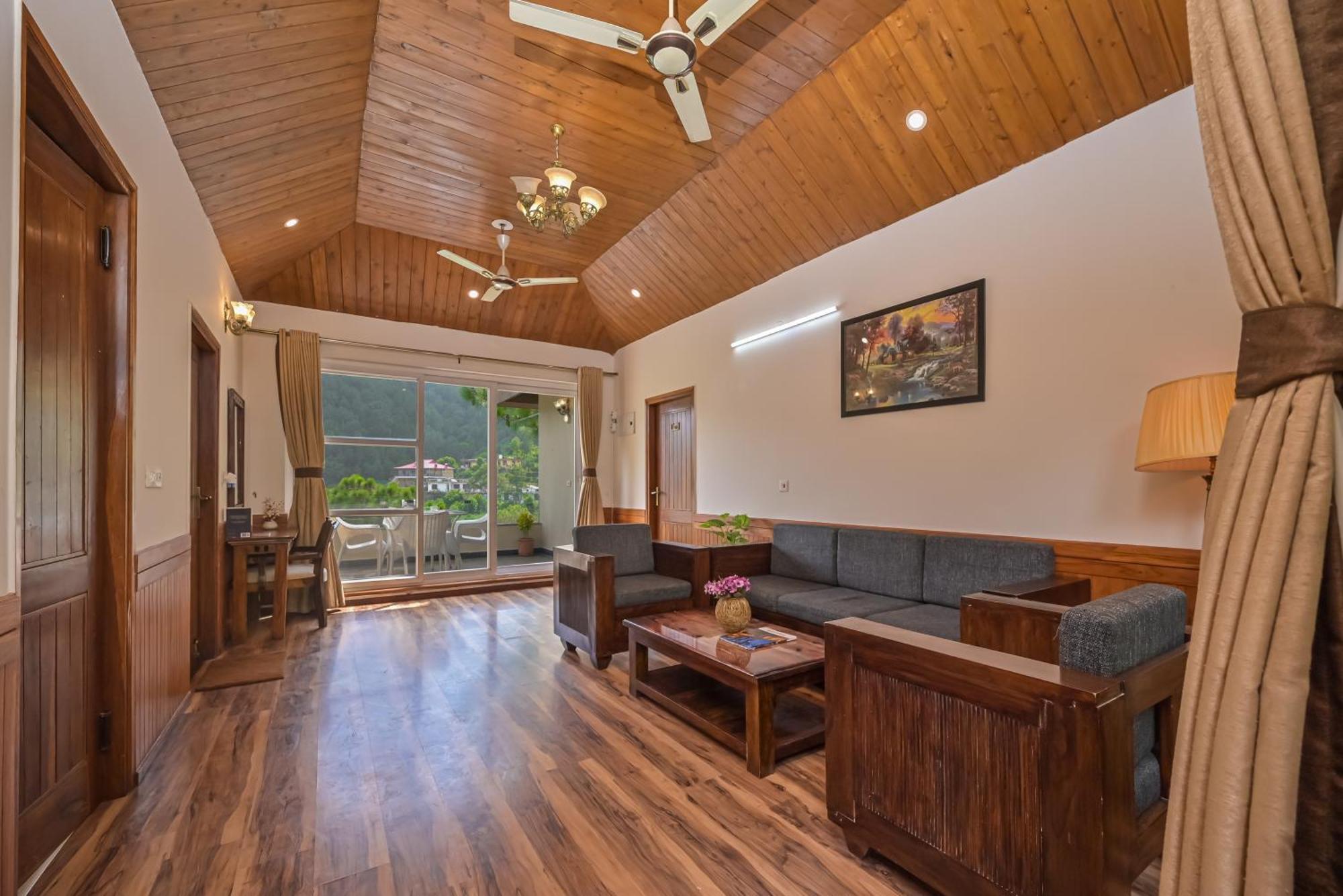 Jungle Lodge Resort Kasauli Oda fotoğraf